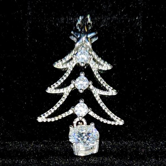 Unknown Jewelry - BLACK FRIDAY SALE - Christmas tree pendant necklace GRA Cert. .5 wht gold Plate